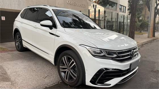 VOLKSWAGEN TIGUAN 2.0 300 TSI GASOLINA ALLSPACE R-LINE AUTOMÁTICO VOLKSWAGEN TIGUAN 2.0 300 TSI GASOLINA ALLSPACE R-LINE AUTOMÁTICO